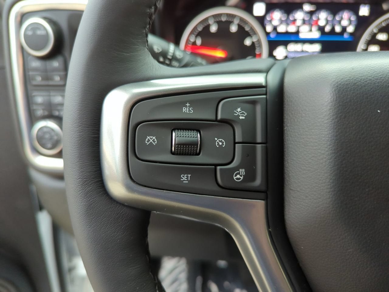 Used 2021 Chevrolet Silverado 2500 LTZ w/ LTZ Premium Package AWD/4WD image 12