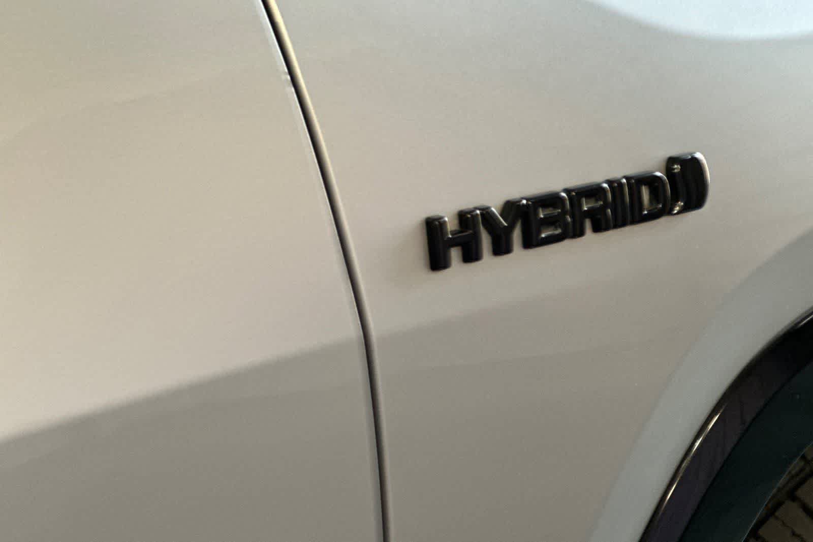 Used 2019 Toyota RAV4 XSE w/ XSE Weather Package AWD/4WD image 17