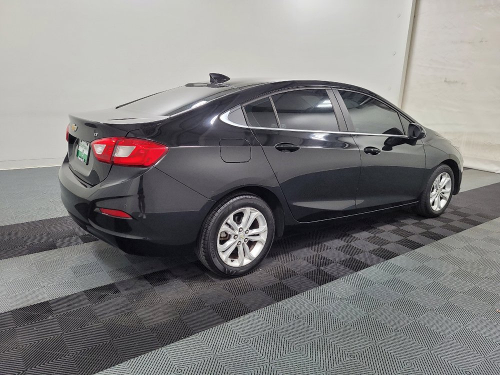 Used 2019 Chevrolet Cruze LT w/ Convenience Package FWD image 10