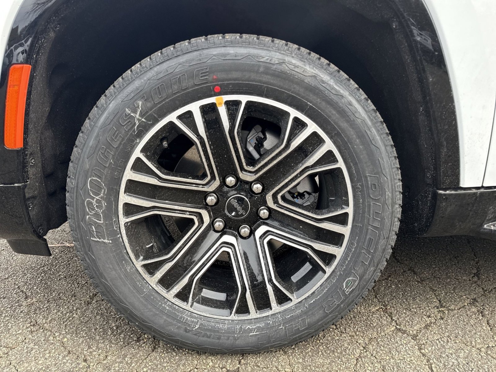 New 2026 Jeep Grand Wagoneer L 4WD w/ Premium Group I image 12