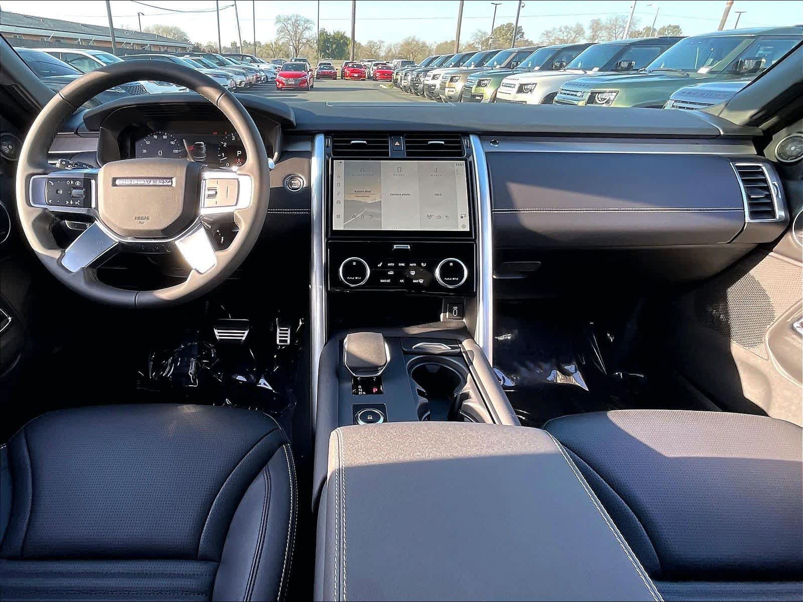 New 2026 Land Rover Discovery Limited Edition AWD/4WD image 7