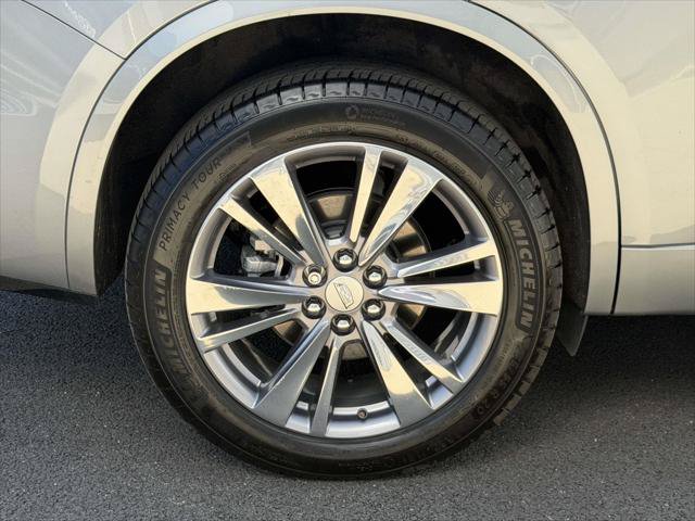 Used 2025 Cadillac XT6 Premium Luxury AWD/4WD image 9
