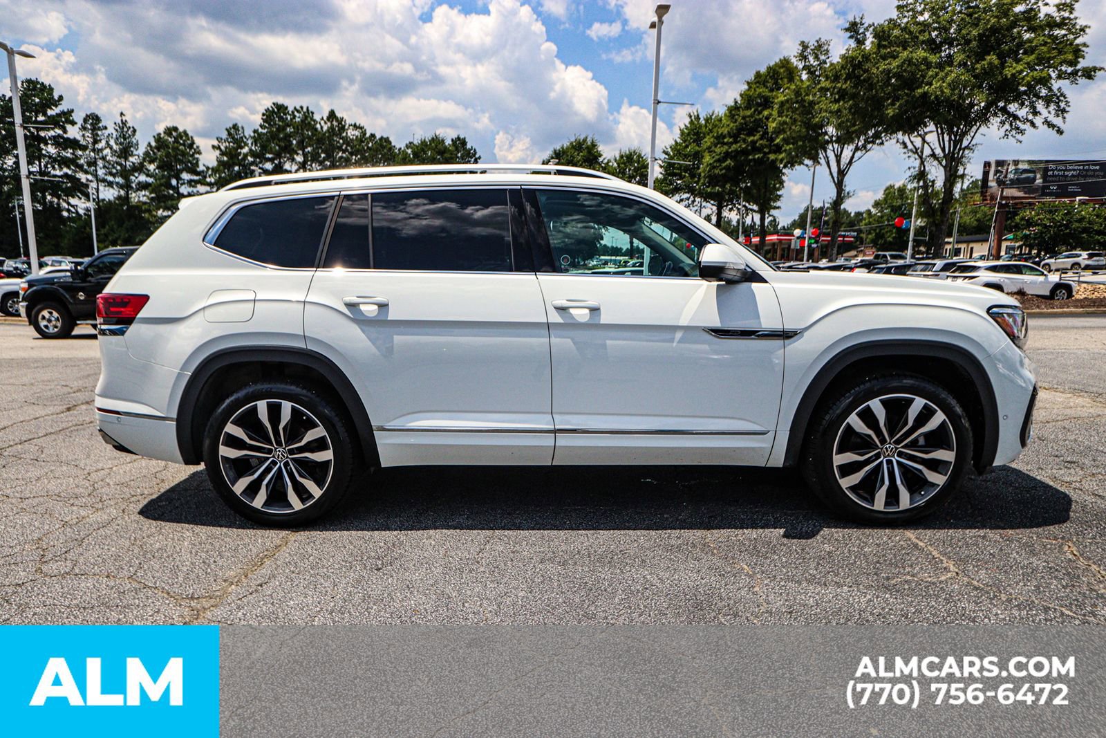Used 2023 Volkswagen Atlas SEL Premium image 13