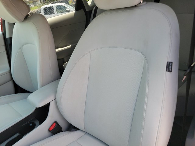 Used 2025 Hyundai Kona SEL FWD image 7