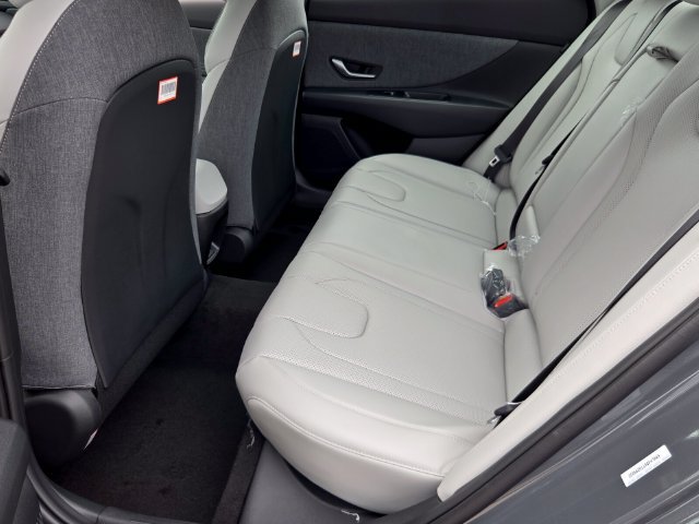 New 2026 Hyundai Elantra SEL Sport FWD image 6