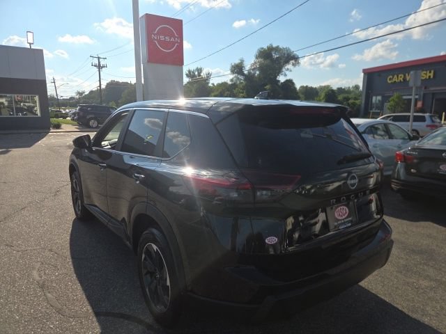 Used 2026 Nissan Rogue SV AWD/4WD image 8