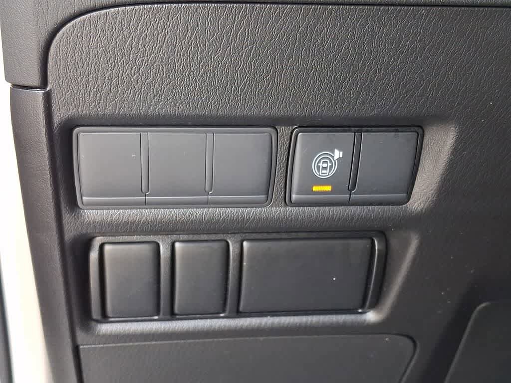 Used 2024 Nissan Armada SV image 25