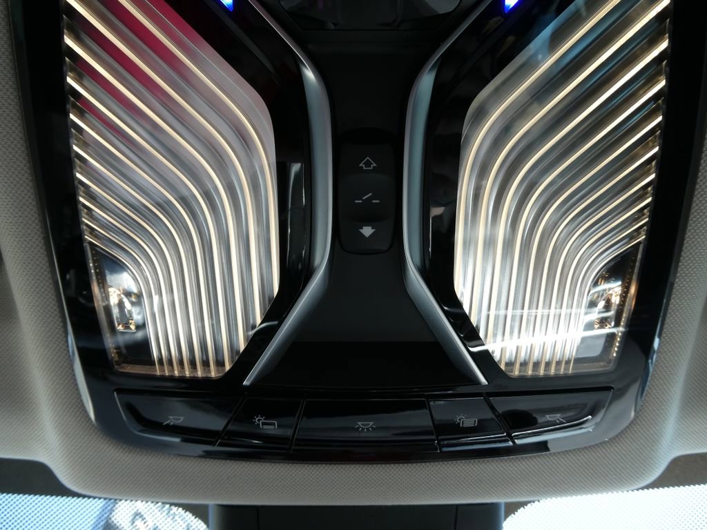 Used 2022 BMW X7 xDrive40i w/ Premium Package image 35