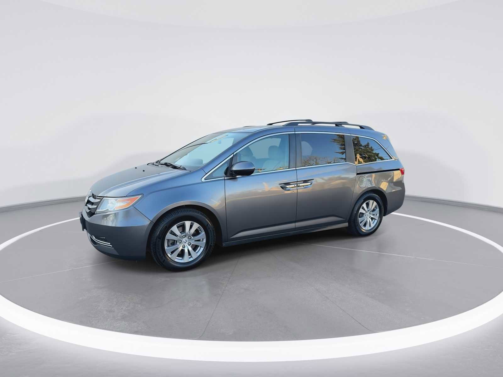 Used 2017 Honda Odyssey SE image 4