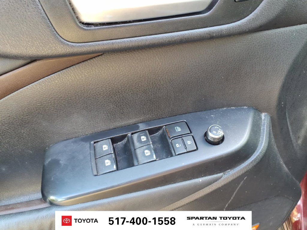Used 2014 Toyota Highlander Limited AWD/4WD image 17