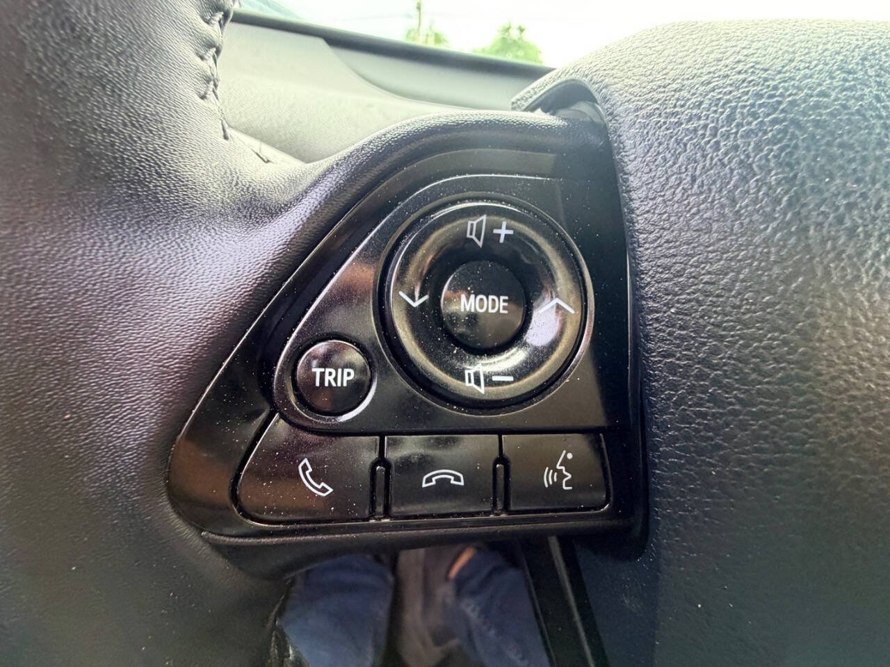 Used 2020 Toyota Prius Prime XLE FWD image 7