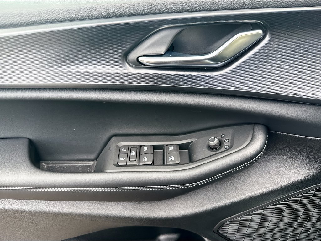 New 2025 Jeep Grand Cherokee Laredo w/ Luxury Tech Group I RWD image 18