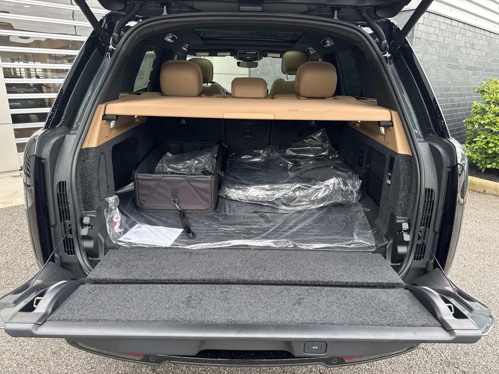 New 2026 Land Rover Range Rover SE AWD/4WD image 6