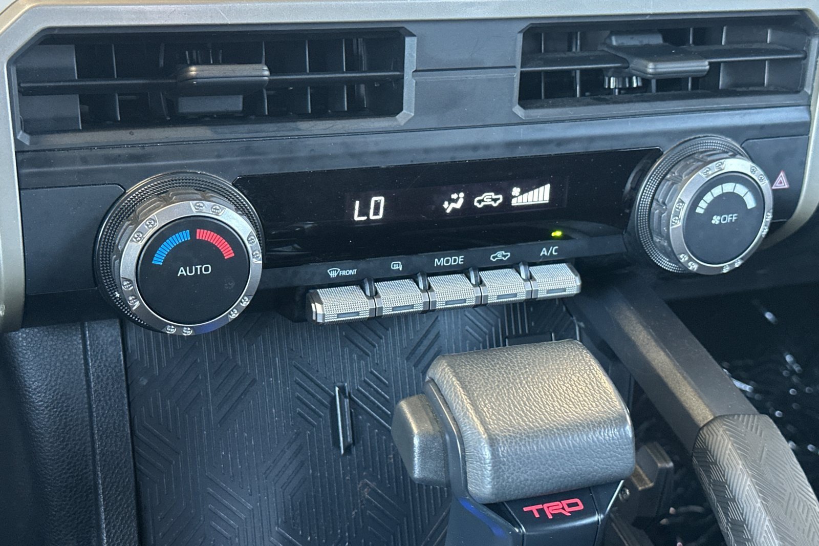 Certified 2024 Toyota Tacoma TRD Sport AWD/4WD image 18