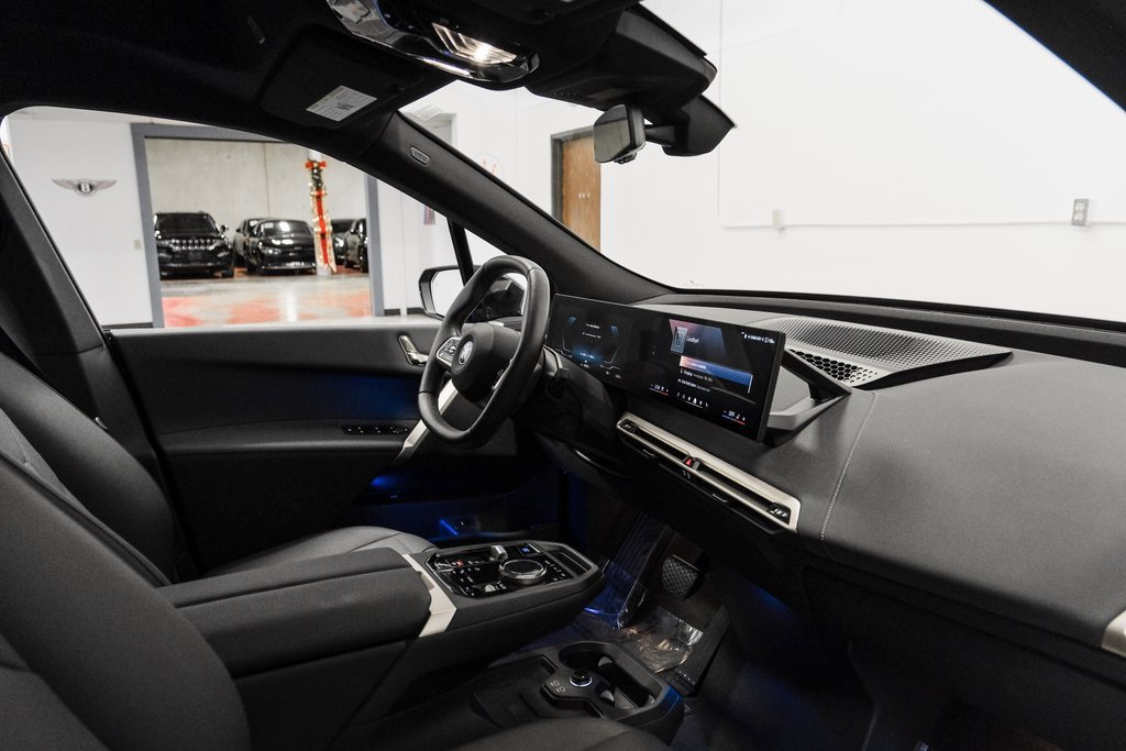 Used 2025 BMW iX xDrive50 image 29