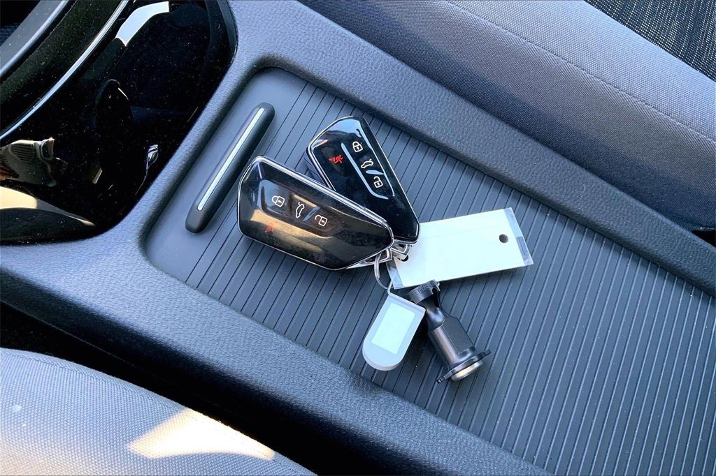 Used 2022 Volkswagen ID.4 Pro image 11