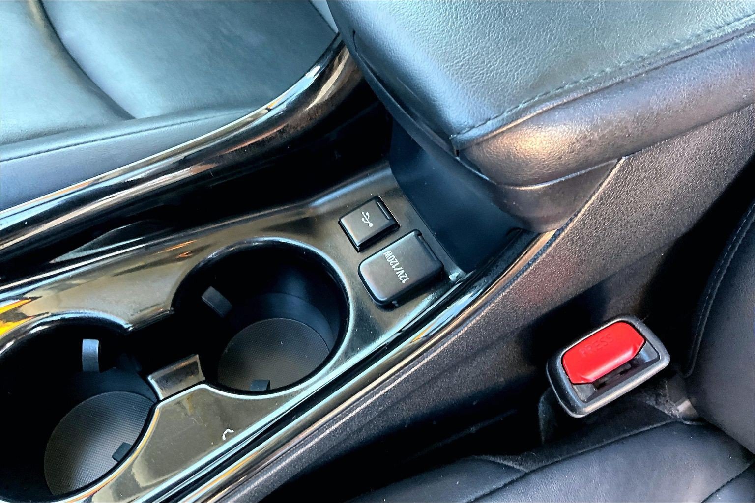 Used 2022 Toyota Prius XLE FWD image 24