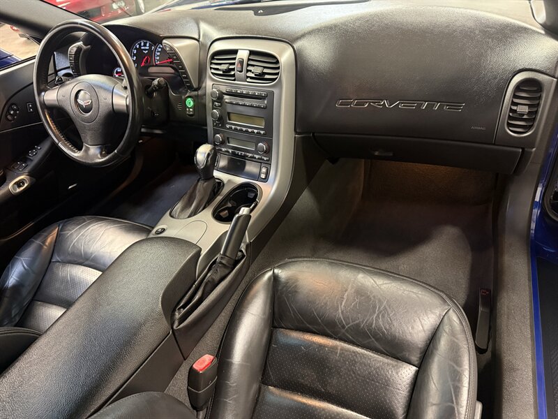 Used 2006 Chevrolet Corvette Coupe w/ Preferred Equipment Group RWD image 2