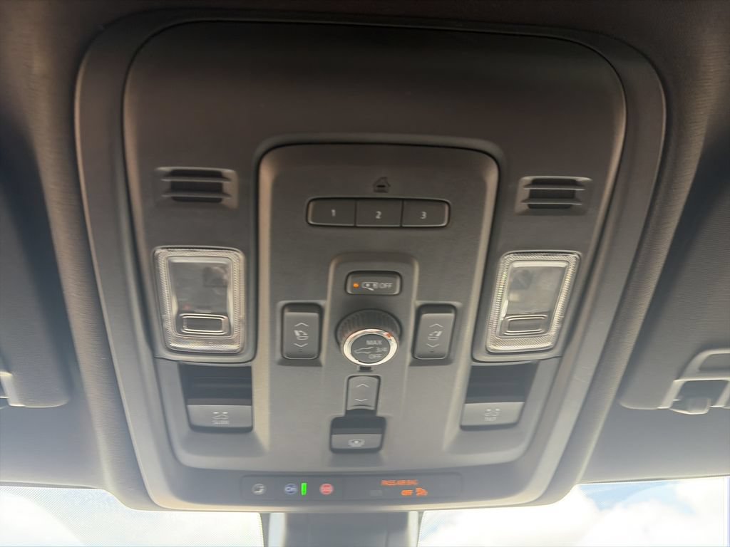 Used 2021 GMC Yukon XL Denali AWD/4WD image 28