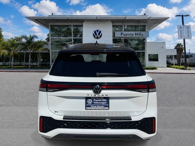 New 2026 Volkswagen Tiguan SE R-Line FWD image 5