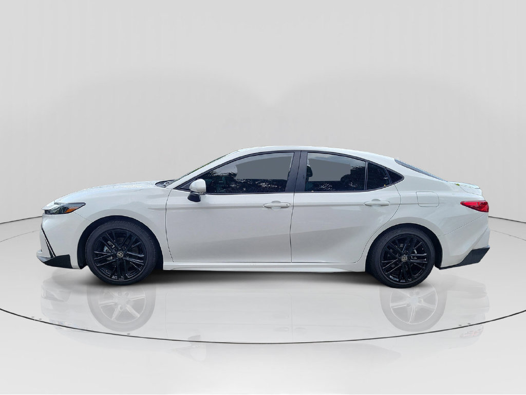Used 2026 Toyota Camry SE FWD image 4