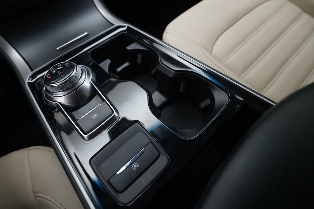 Used 2020 Ford Edge SEL w/ Convenience Package image 17