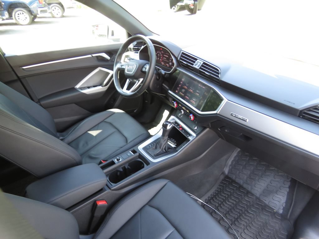 Used 2022 Audi Q3 2.0T Premium w/ Convenience Package AWD/4WD image 14