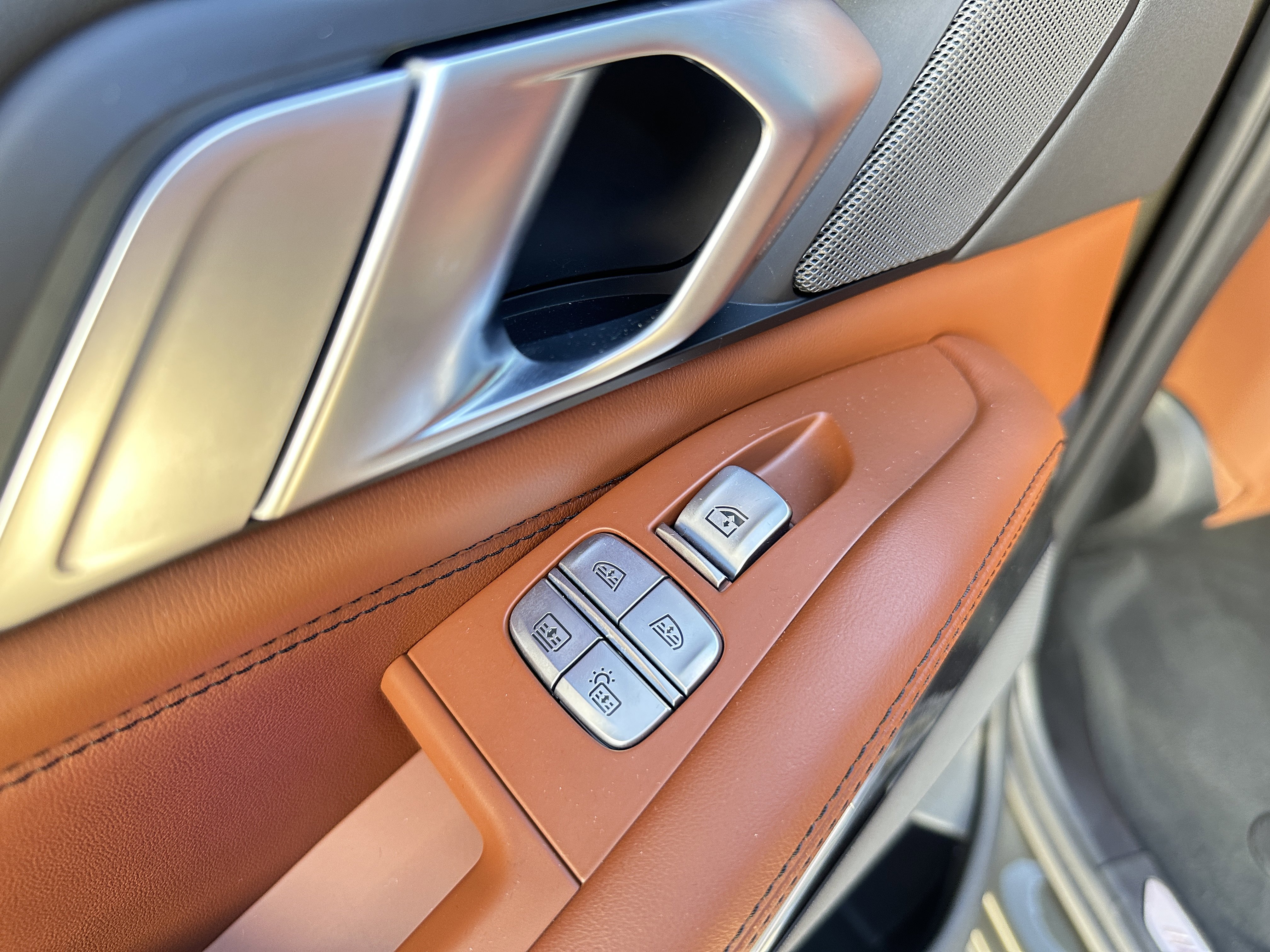 Used 2023 BMW X7 M60i w/ Executive Package image 51