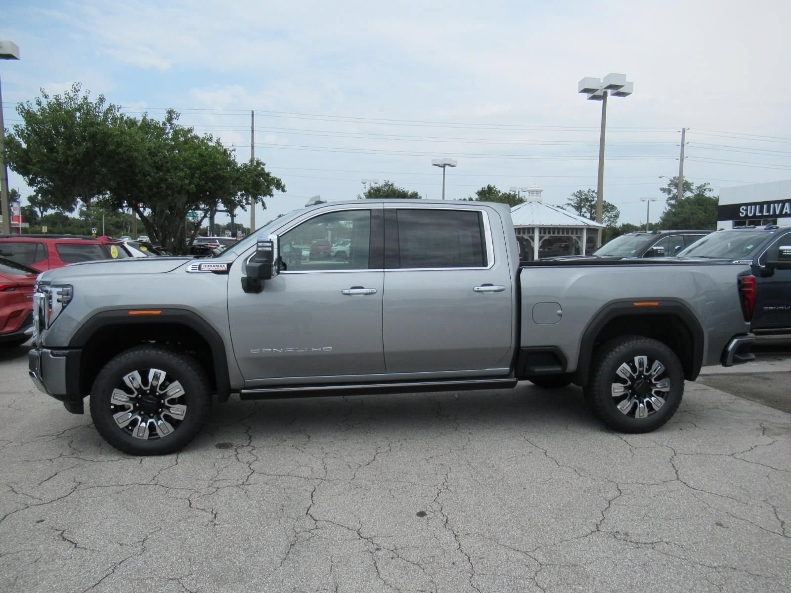 New 2026 GMC Sierra 2500 Denali w/ Denali Reserve Package AWD/4WD image 5