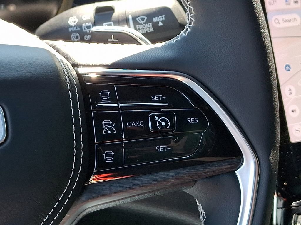 Certified 2023 Jeep Grand Cherokee Overland w/ Luxury Tech Group IV AWD/4WD image 22