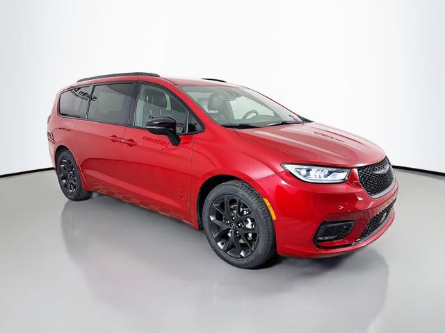 New 2026 Chrysler Pacifica Select w/ S Appearance Package FWD image 1