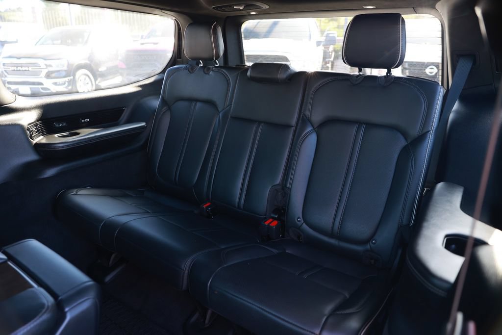 Used 2023 Jeep Grand Wagoneer Series II AWD/4WD image 35