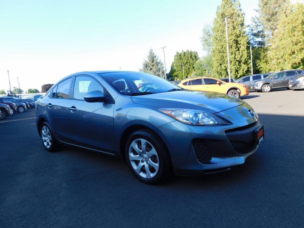 Used 2013 MAZDA MAZDA3 i Sport FWD image 1