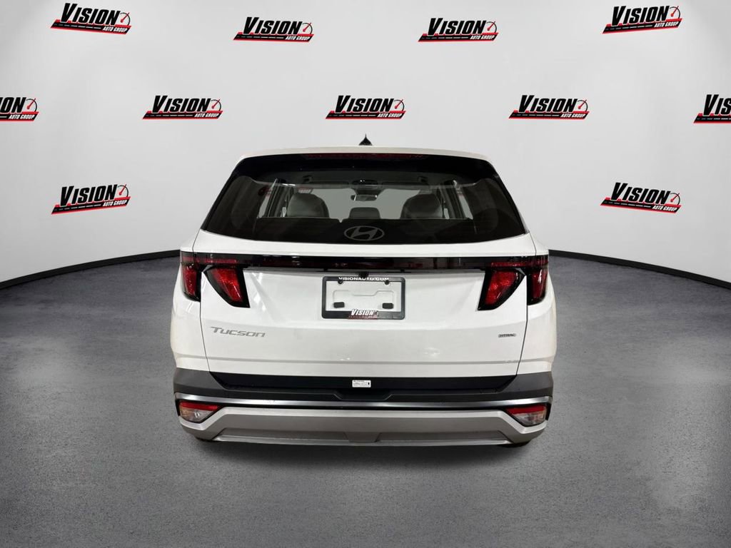New 2026 Hyundai Tucson SE image 6