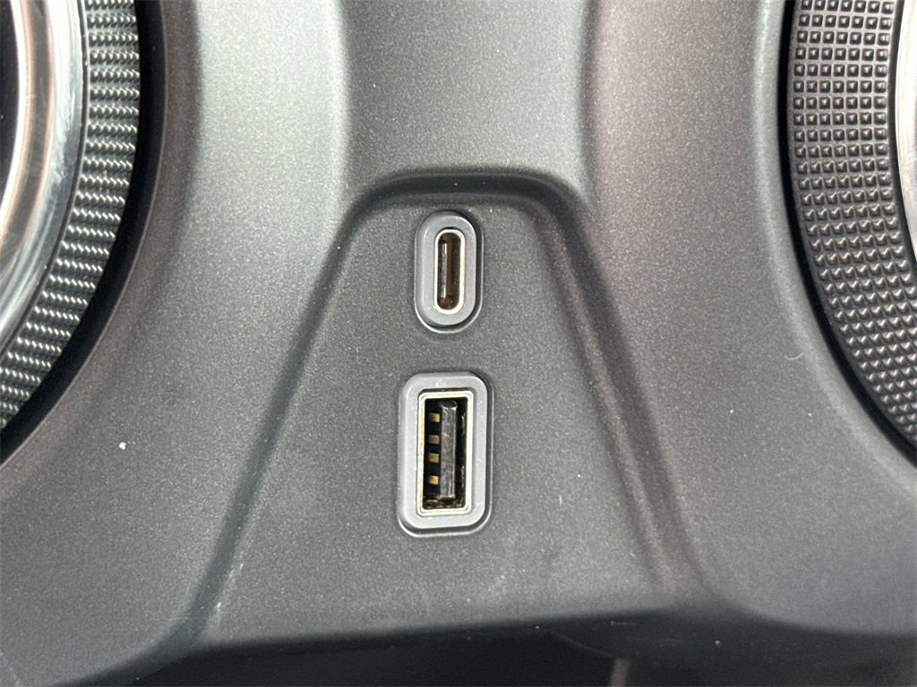 Used 2022 Chevrolet Blazer Premier image 34