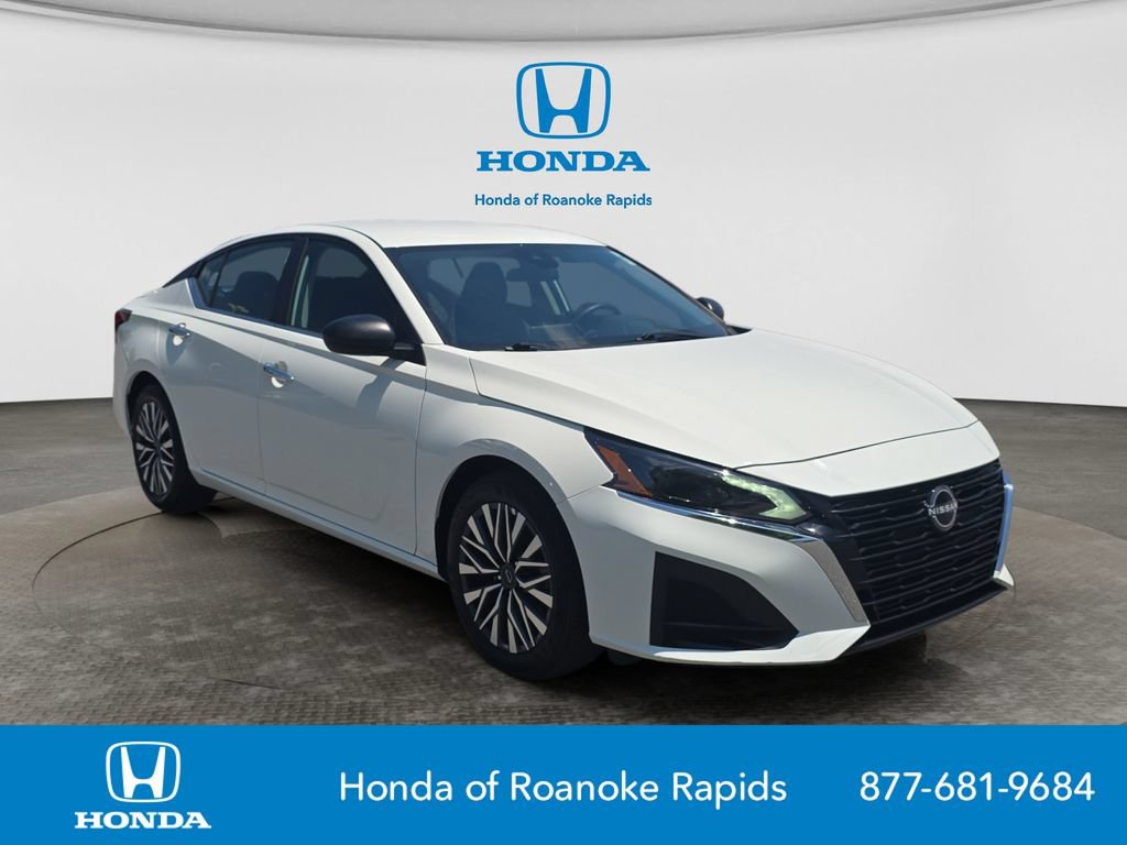Used 2025 Nissan Altima 2.5 SV FWD image 7