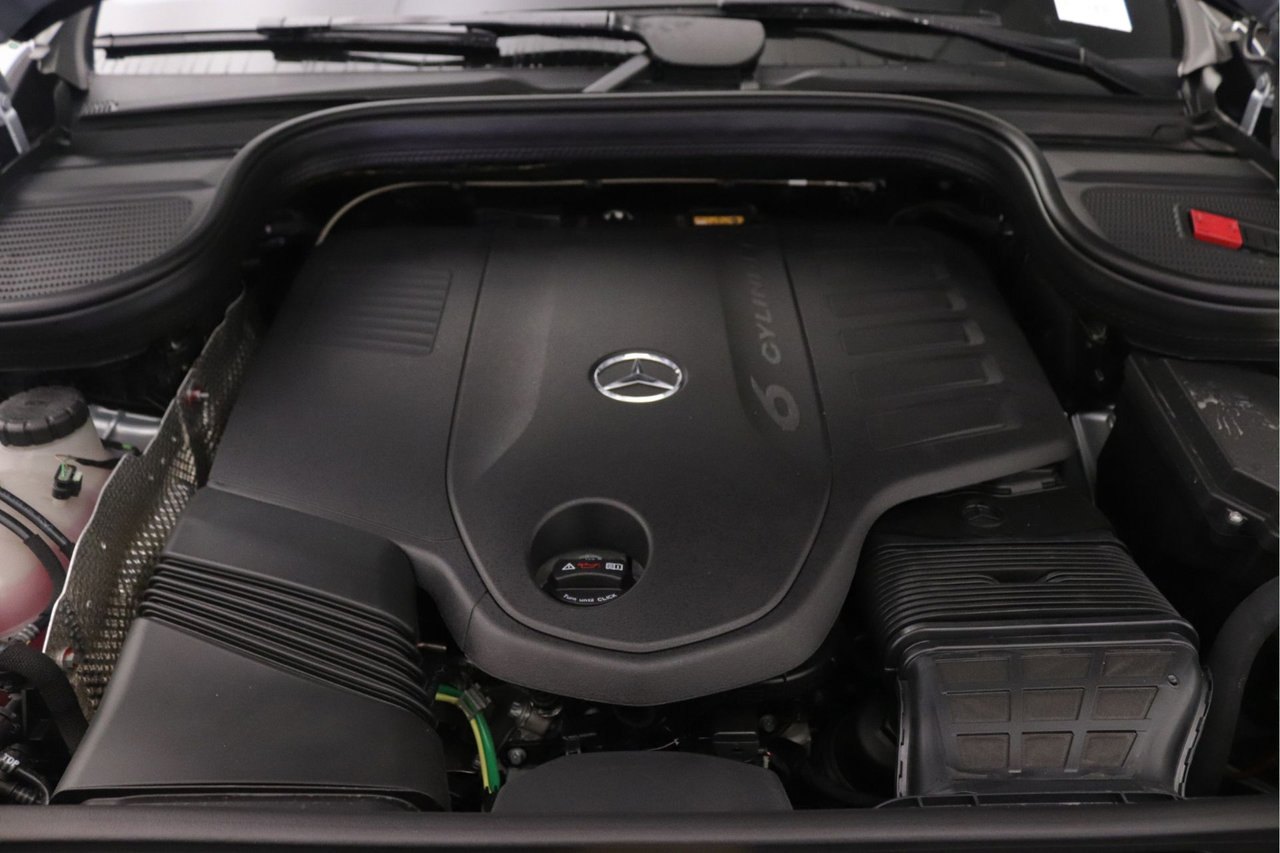 New 2026 Mercedes-Benz GLS 450 4MATIC image 9