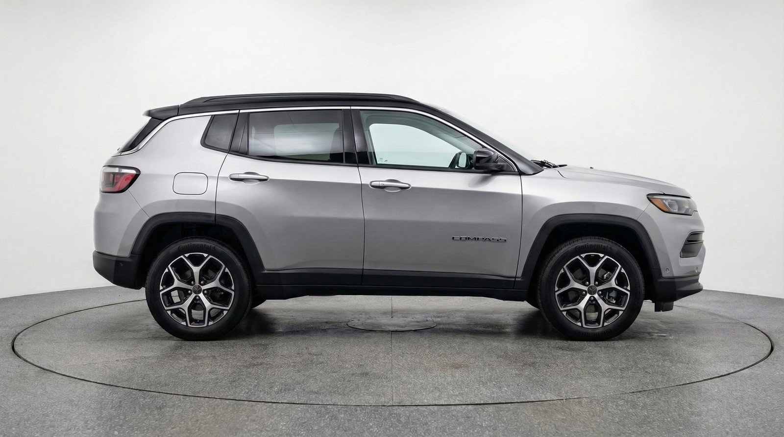Used 2025 Jeep Compass Limited image 11
