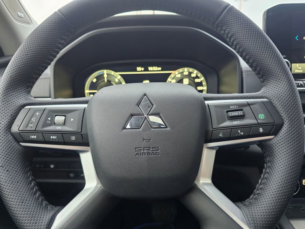 New 2025 Mitsubishi Outlander SE image 17