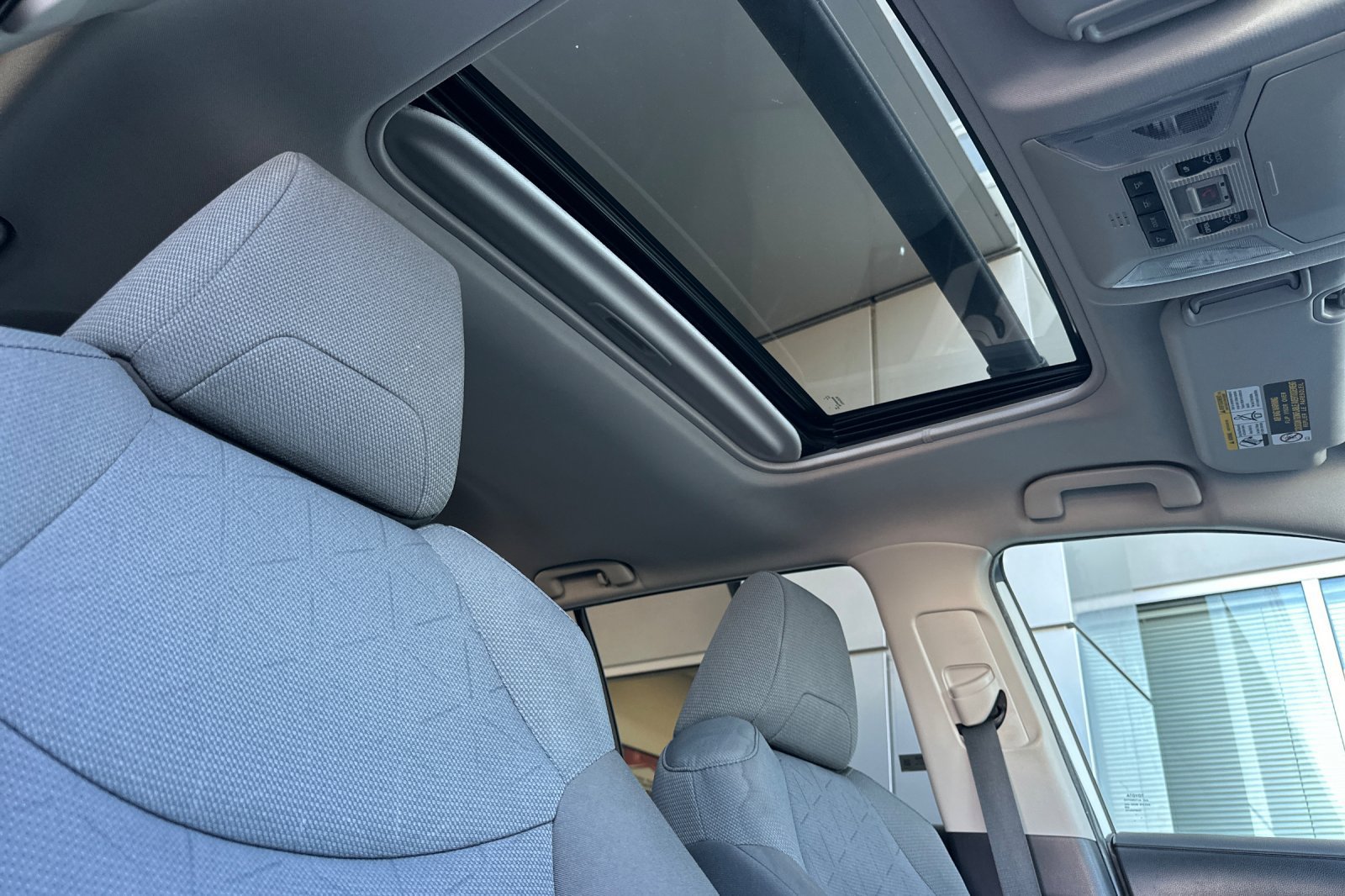 Certified 2022 Toyota RAV4 XLE w/ Convenience Package FWD image 17