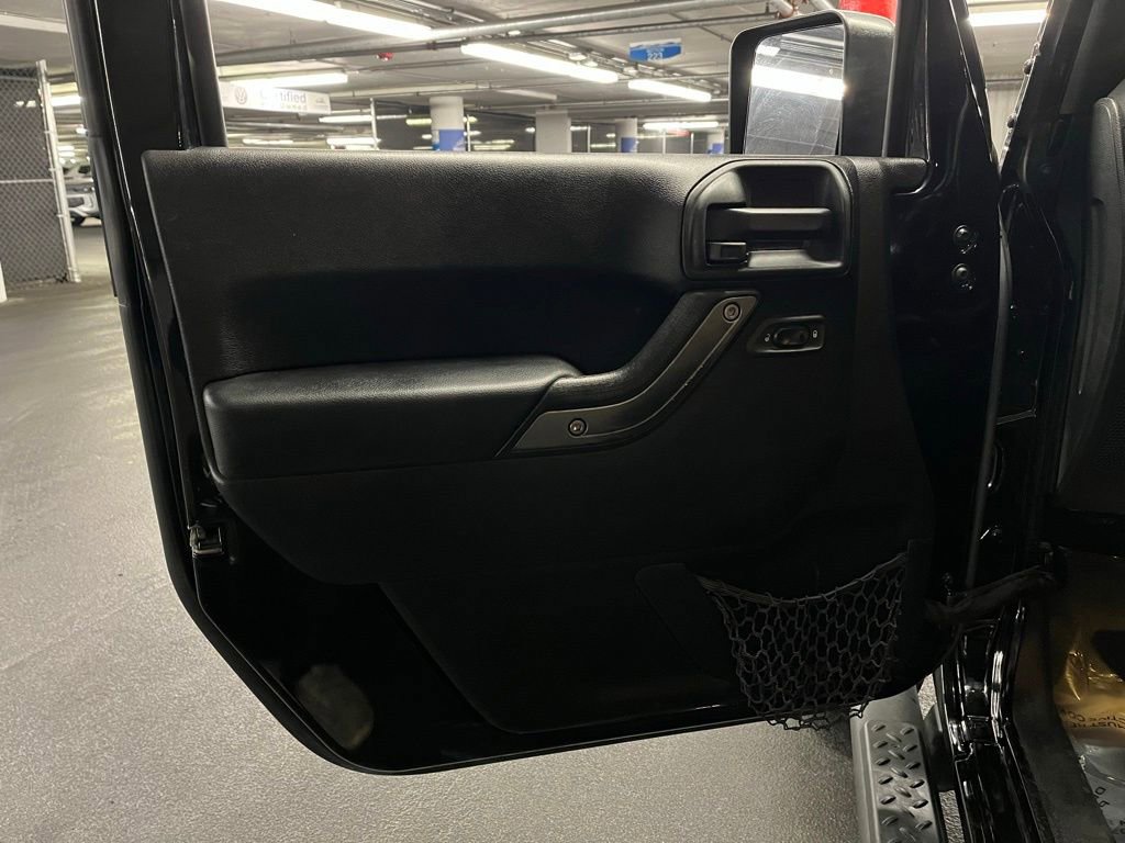 Used 2015 Jeep Wrangler Unlimited Sport w/ Quick Order Package 24S AWD/4WD image 12