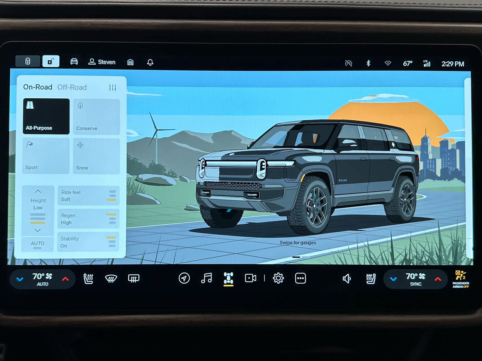 Used 2026 Rivian R1S Premium image 31