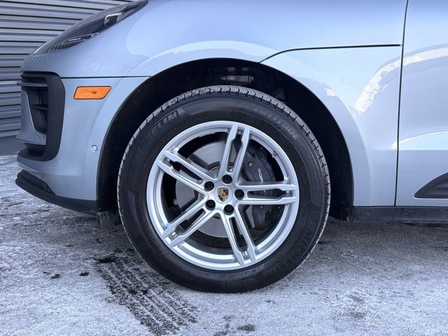 Certified 2022 Porsche Macan image 11