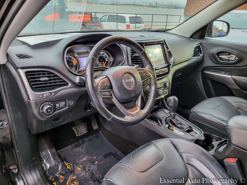 Used 2019 Jeep Cherokee Limited image 11