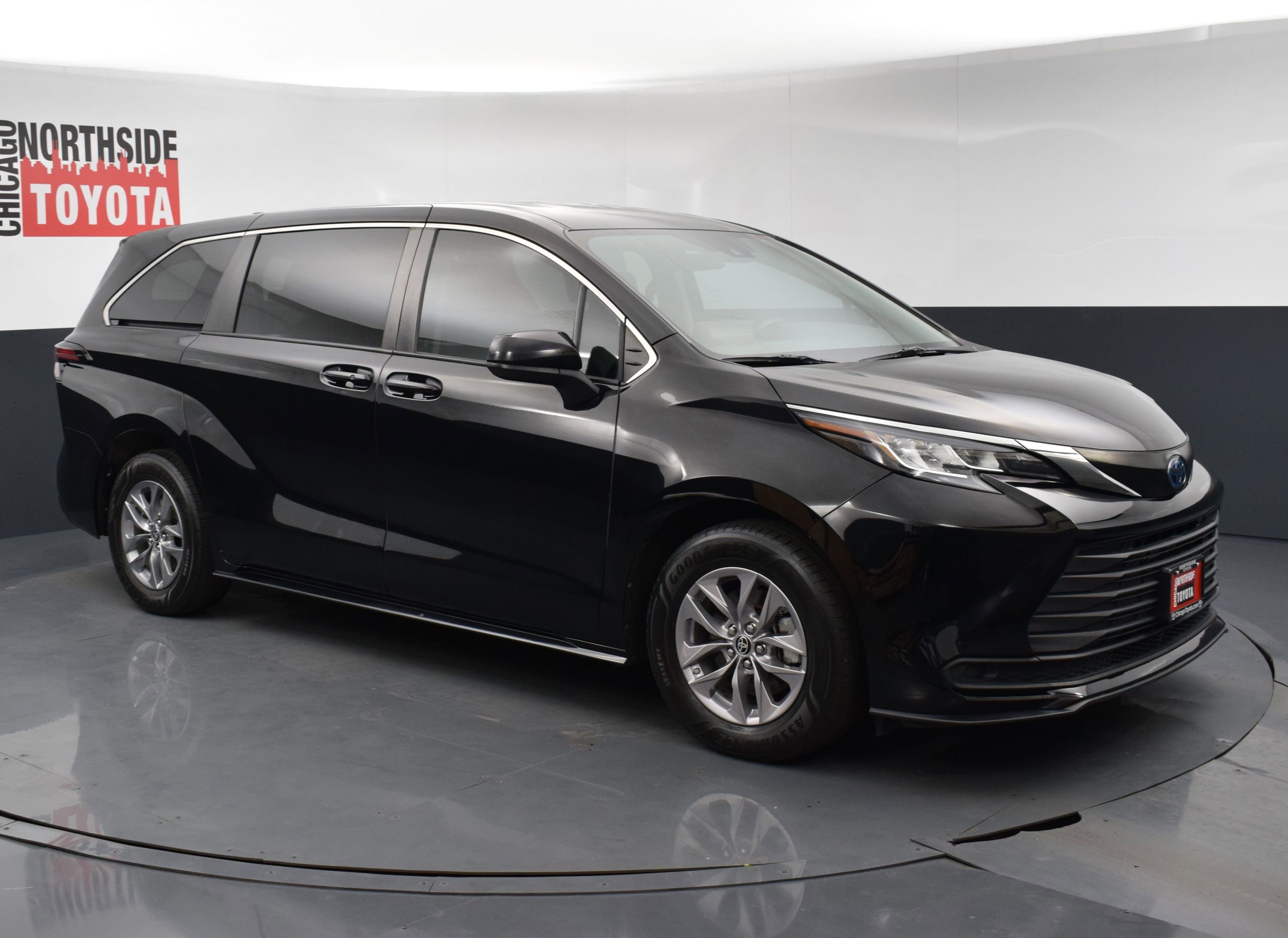 Used 2022 Toyota Sienna LE FWD image 6
