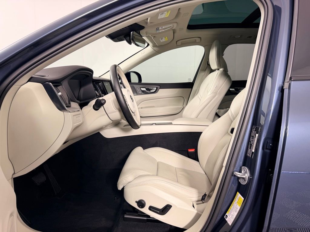Used 2025 Volvo XC60 T8 Ultra w/ Protection Package Premier image 22