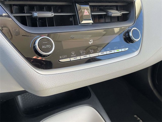 Used 2020 Toyota Corolla LE image 28