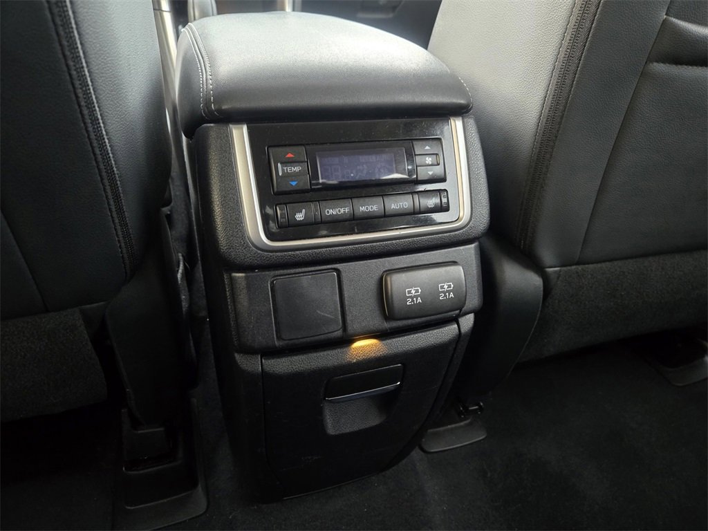 Used 2022 Subaru Ascent Limited image 11
