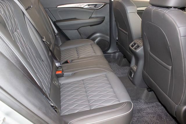 Used 2023 Buick Envision Avenir image 12