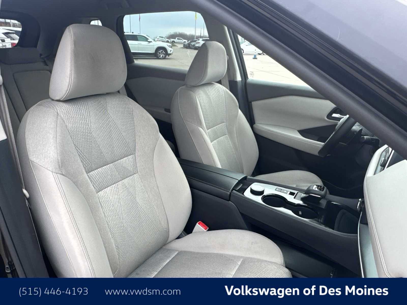 Used 2025 Nissan Rogue SV image 14